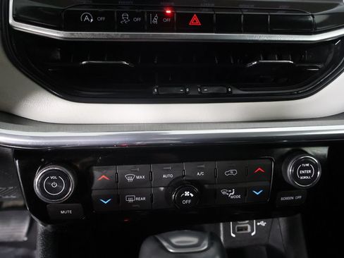 Used 2022 Jeep Compass Limited AWD/4WD image 41