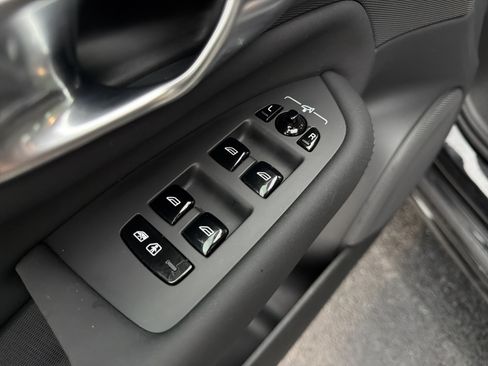 Certified 2026 Volvo XC90 B6 Plus AWD/4WD image 15