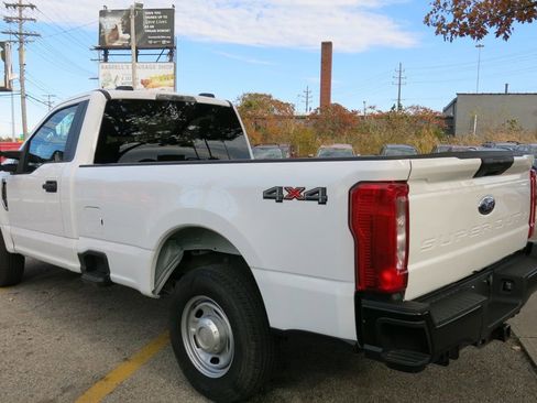 Used 2021 Ford F350 XL w/ Camper Package image 3