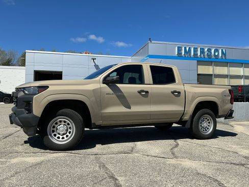 Used 2023 Chevrolet Colorado W/T w/ WT Convenience Package AWD/4WD image 4