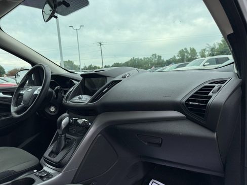 Used 2016 Ford Escape SE w/ Equipment Group 201A FWD image 20