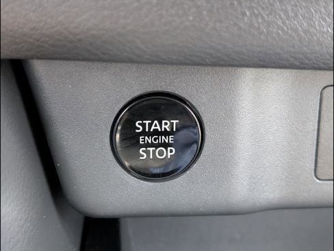 Used 2026 Nissan Rogue SV w/ SV Premium Package image 11