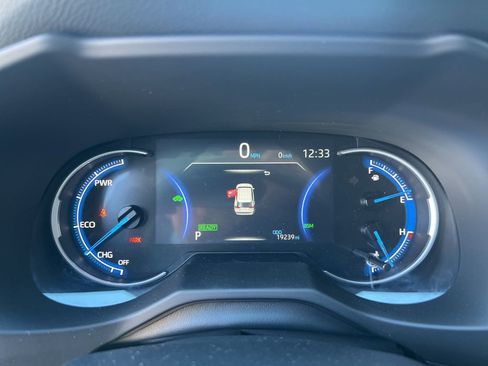 Used 2024 Toyota RAV4 LE image 15