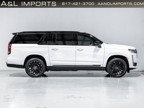 Used 2024 Cadillac Escalade ESV Premium Luxury w/ Performance Package AWD/4WD image 9