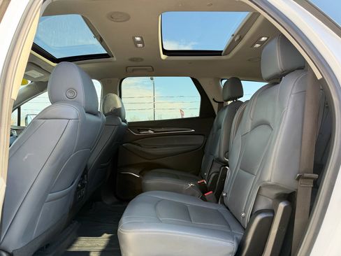 Used 2021 Buick Enclave Essence w/ Sound and Sites Package image 18