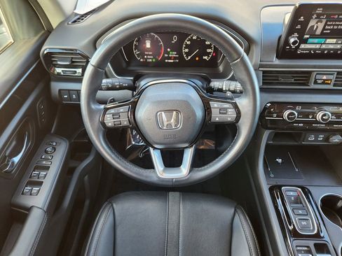 Used 2023 Honda Pilot Touring image 26