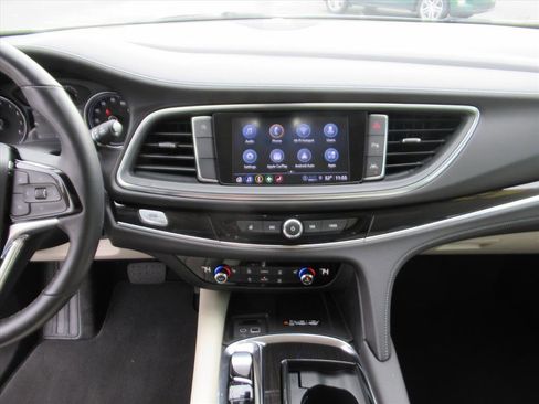 Used 2023 Buick Enclave Essence image 20