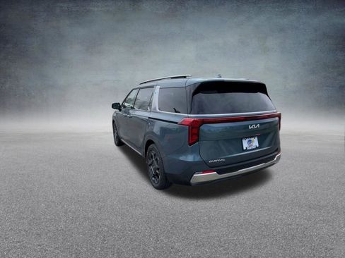 Used 2025 Kia Carnival SX image 18