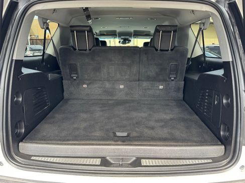 Used 2019 Chevrolet Suburban LT image 20