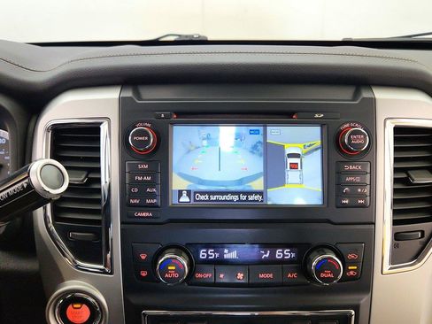 Used 2017 Nissan Titan PRO-4X w/ Pro-4x Convenience Package AWD/4WD image 19