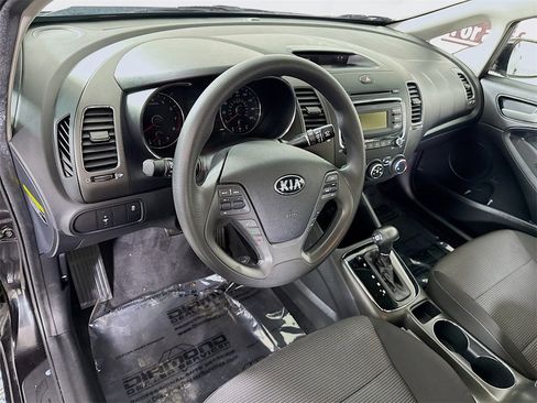 Used 2018 Kia Forte LX image 15