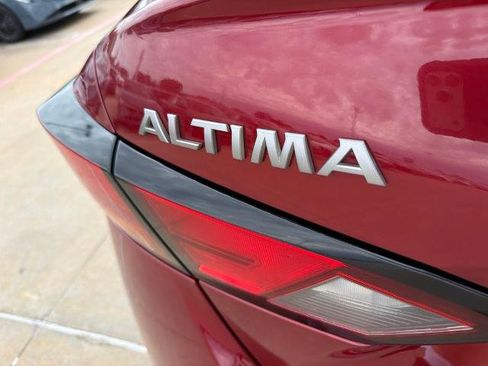 Certified 2025 Nissan Altima 2.5 SR w/ SR Premium Package FWD image 12