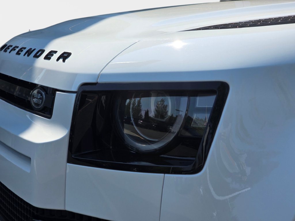 New 2026 Land Rover Defender 110 X-Dynamic SE AWD/4WD image 34