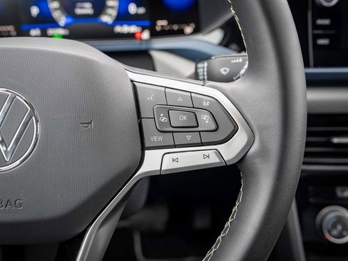 Used 2023 Volkswagen Taos SE image 29