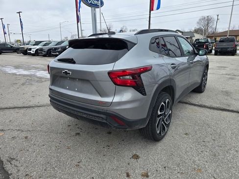 Used 2024 Chevrolet Trax RS w/ Sunroof Package image 3