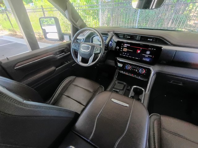 Used 2024 GMC Sierra 2500 Denali w/ Denali Reserve Package AWD/4WD image 38