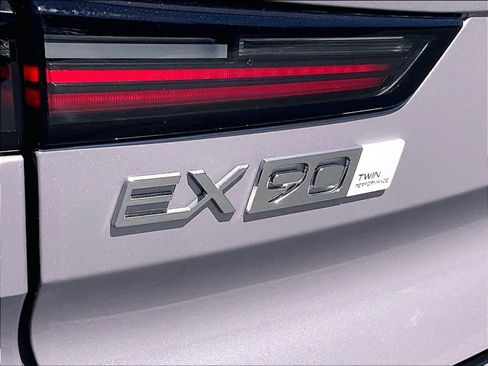 Used 2026 Volvo EX90 Ultra AWD/4WD image 11