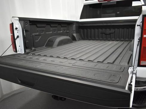 Certified 2026 Chevrolet Silverado 2500 LTZ w/ LTZ Premium Package AWD/4WD image 40