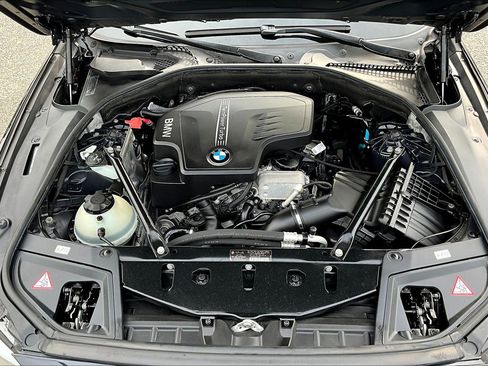 Used 2012 BMW 528i Sedan RWD image 9