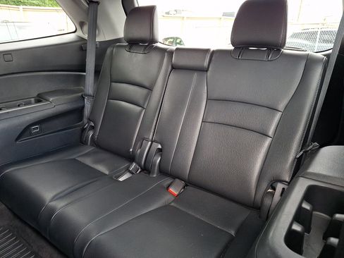 Used 2017 Honda Pilot Touring image 12