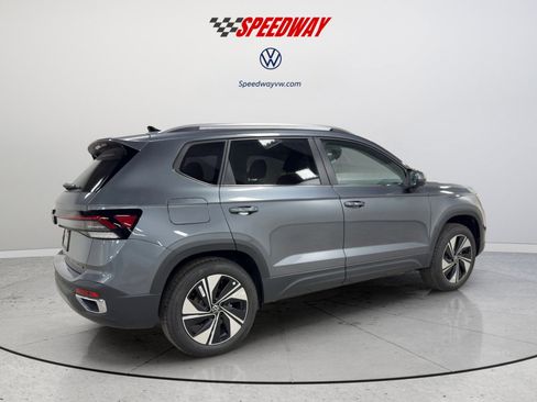 New 2026 Volkswagen Taos SE AWD/4WD image 11