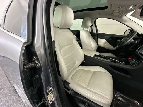 Used 2018 Jaguar F-PACE Prestige image 30