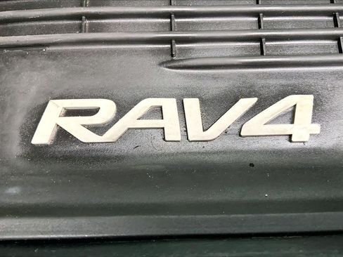 Used 2018 Toyota RAV4 Limited AWD/4WD image 10