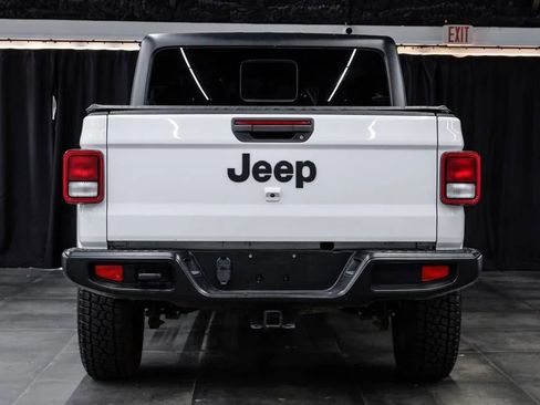 Used 2020 Jeep Gladiator Overland w/ LED Lighting Group AWD/4WD image 13
