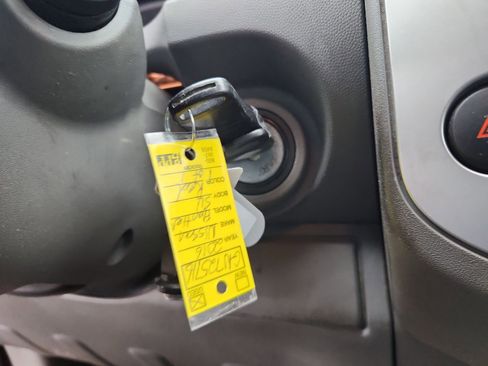 Used 2016 Nissan Frontier SV w/ Moonroof Package image 27