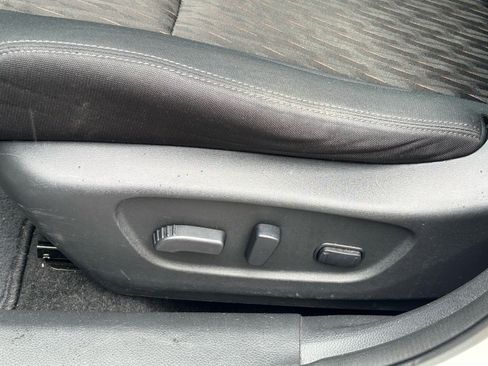 Used 2017 Nissan Rogue SV w/ Midnight Edition image 9