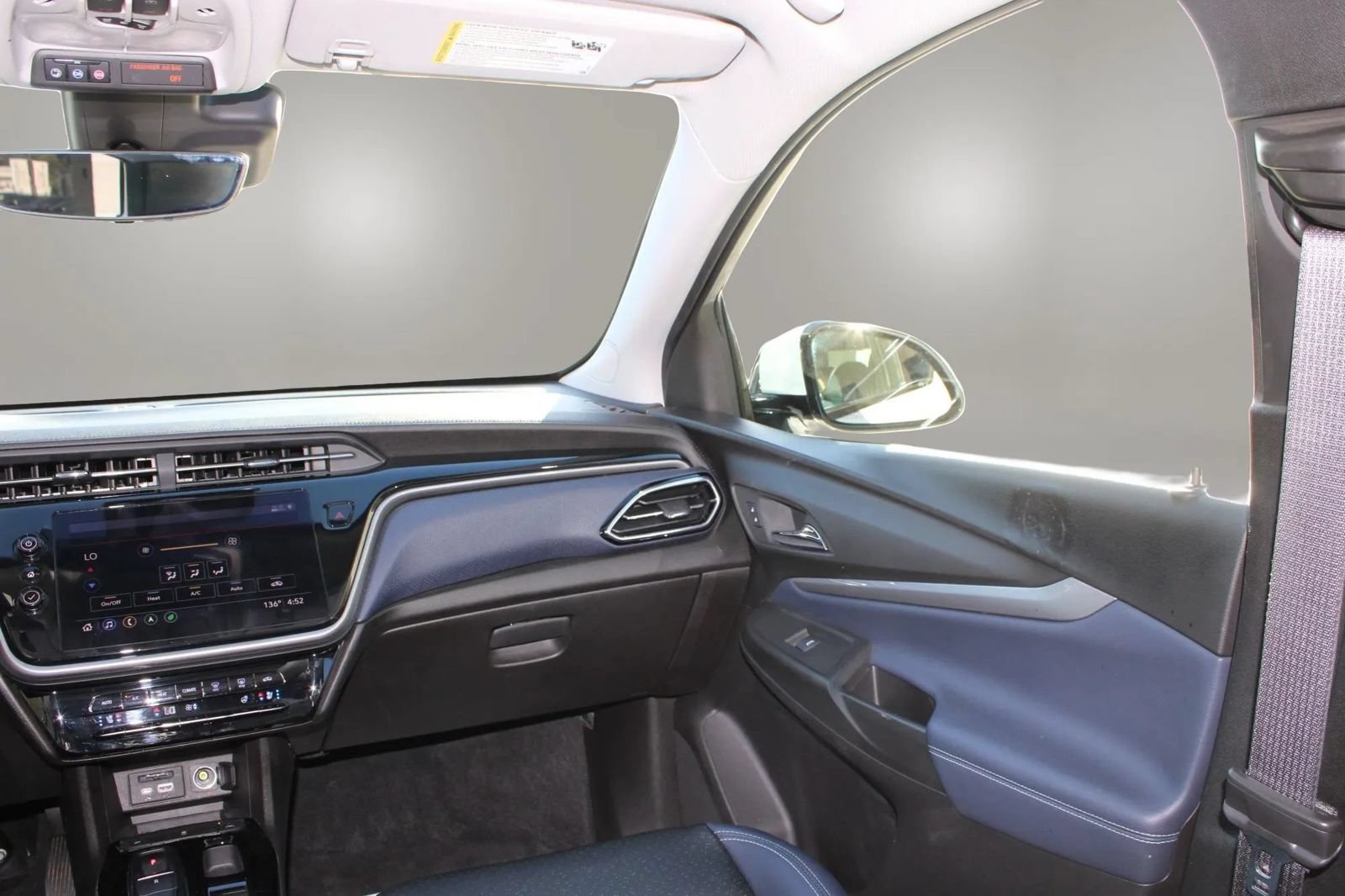 Used 2022 Chevrolet Bolt EUV Premier w/ Launch Edition FWD image 21