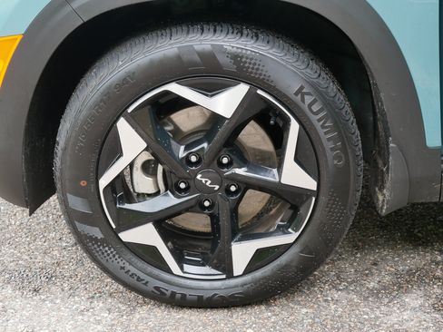 Certified 2025 Kia Seltos EX w/ EX Sunroof Package AWD/4WD image 15