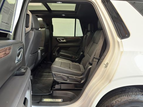 Used 2023 Chevrolet Tahoe Z71 w/ Luxury Package AWD/4WD image 12