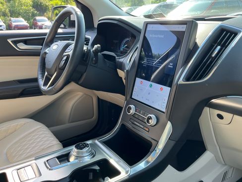 Certified 2023 Ford Edge Titanium w/ Class II Trailer Tow Package AWD/4WD image 13