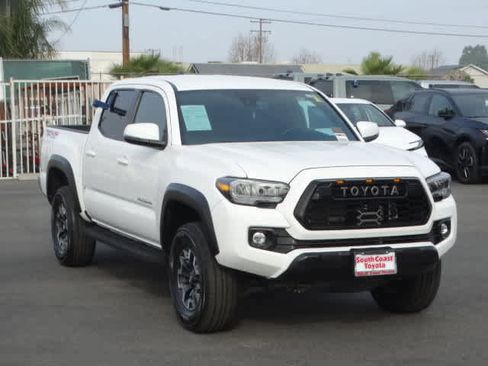 Used 2023 Toyota Tacoma TRD Off-Road image 2