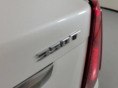 Used 2024 Cadillac XT5 Luxury FWD image 6