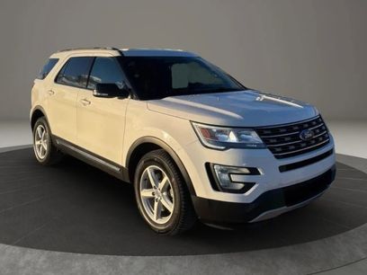 Used 2017 Ford Explorer XLT