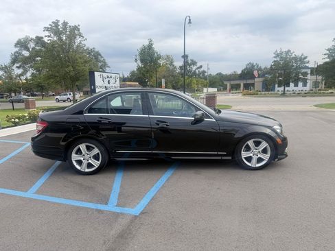 Used 2011 Mercedes-Benz C 300 4MATIC Sedan image 4