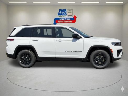 New 2026 Jeep Grand Cherokee Altitude AWD/4WD image 4