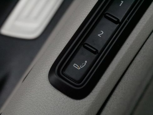 Certified 2025 Volkswagen Atlas SEL Premium R-Line AWD/4WD image 28