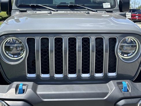 Used 2022 Jeep Wrangler Unlimited Sahara w/ Safety Group AWD/4WD image 11