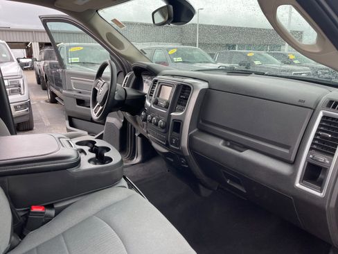 Used 2023 RAM 1500 Classic SLT AWD/4WD image 18