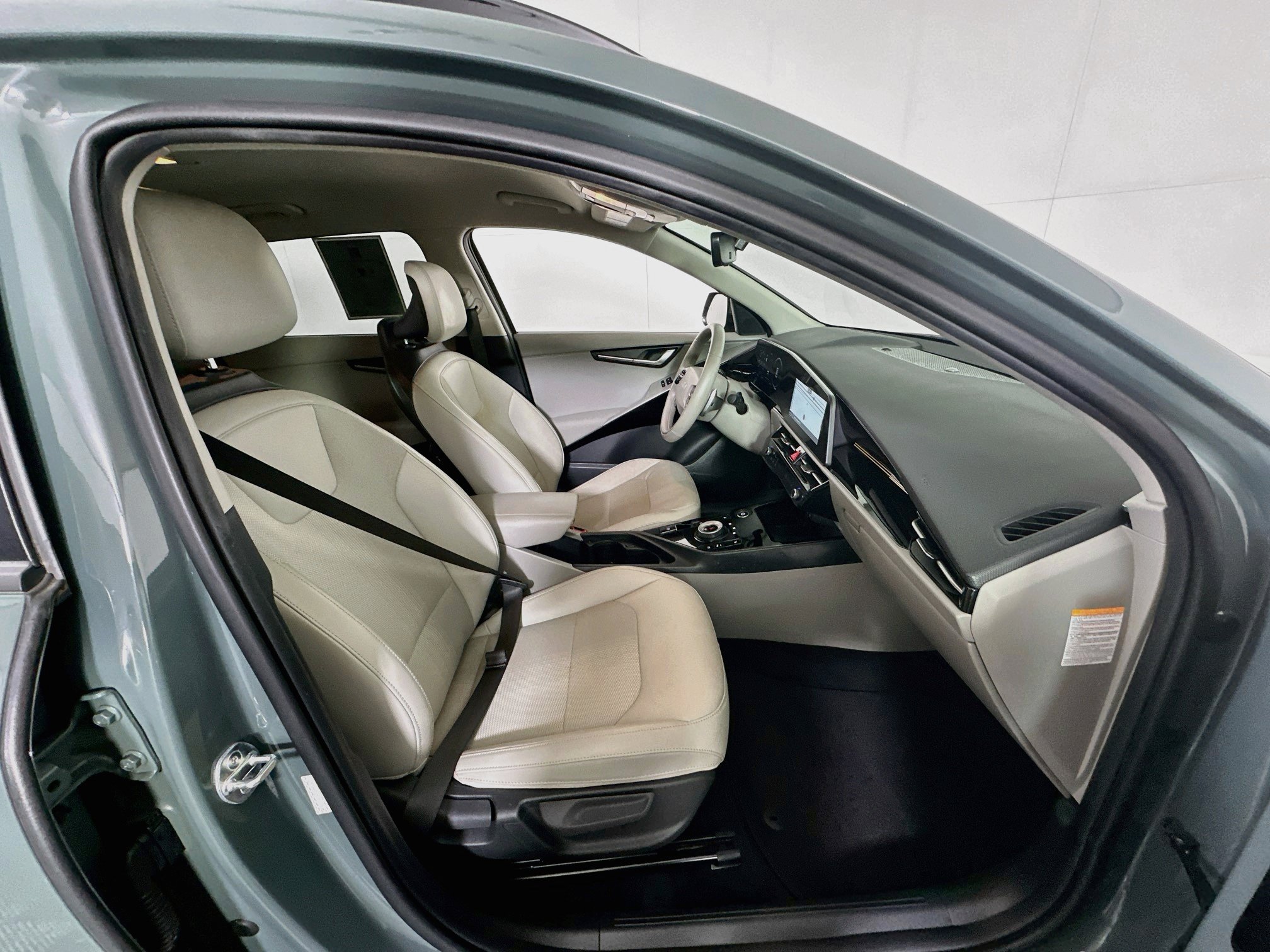 Used 2023 Kia Niro Wind FWD image 33