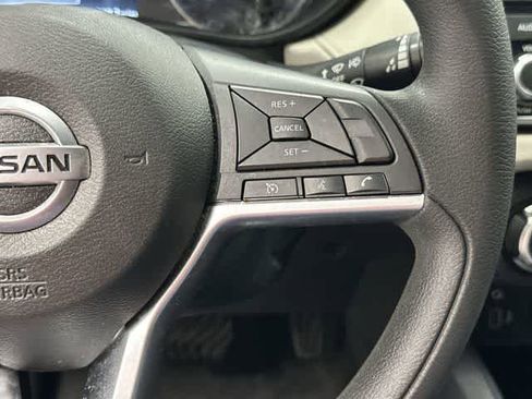 Used 2021 Nissan Versa SV FWD image 18