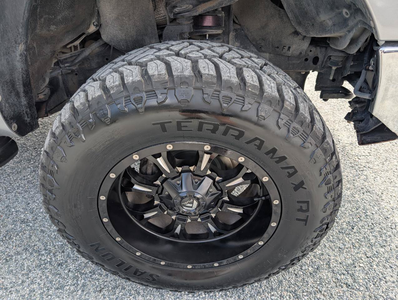 Used 2011 Toyota Tundra Limited w/ Platinum Pkg AWD/4WD image 4