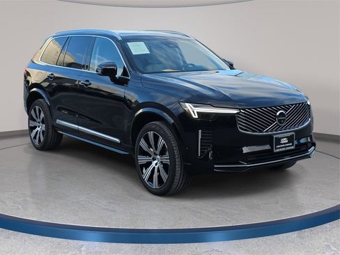 Used 2025 Volvo XC90 B6 Ultra w/ Protection Package Premier image 4
