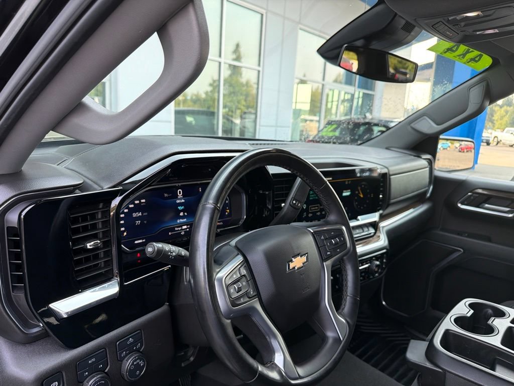 Used 2025 Chevrolet Silverado 1500 LT AWD/4WD image 10