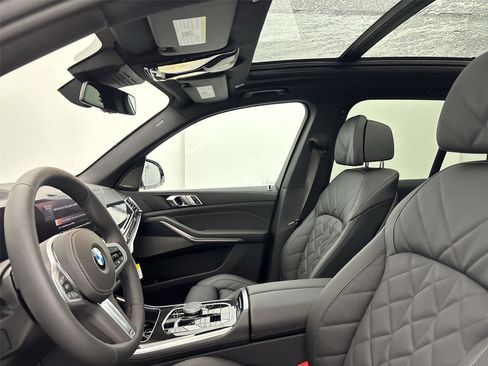 New 2026 BMW X5 xDrive40i w/ M Sport Package image 24