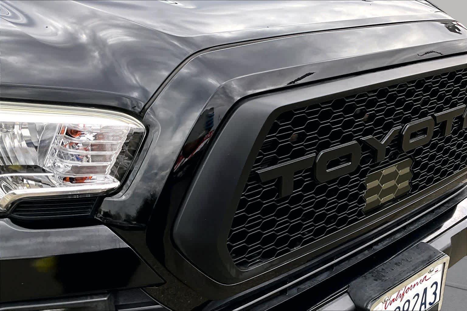 Used 2019 Toyota Tacoma TRD Off-Road AWD/4WD image 29