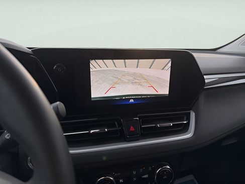 Used 2025 Chevrolet TrailBlazer LT w/ Convenience Package image 24